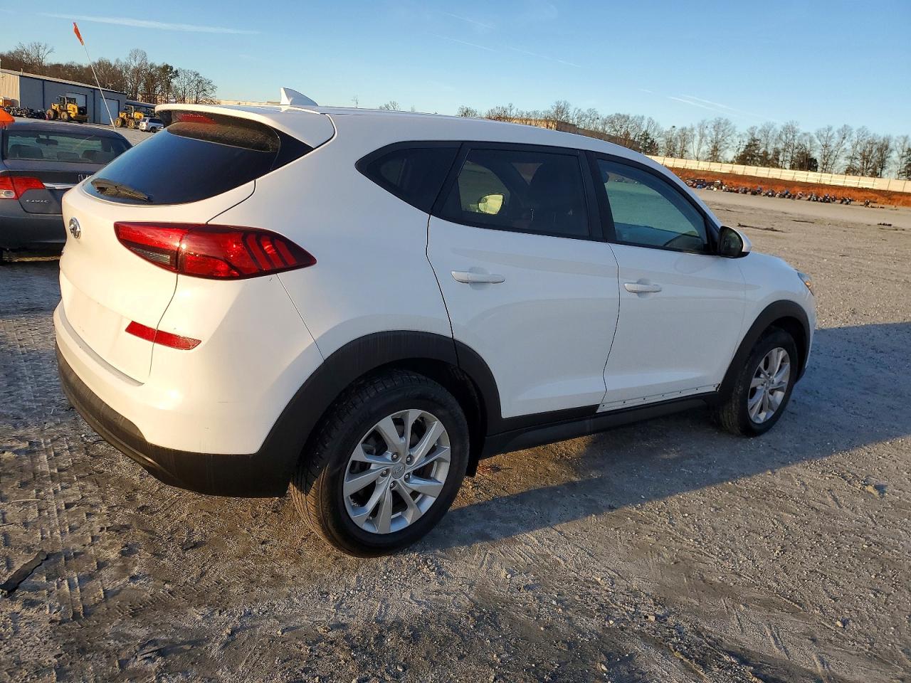 2019 HYUNDAI TUCSON SE photo 3