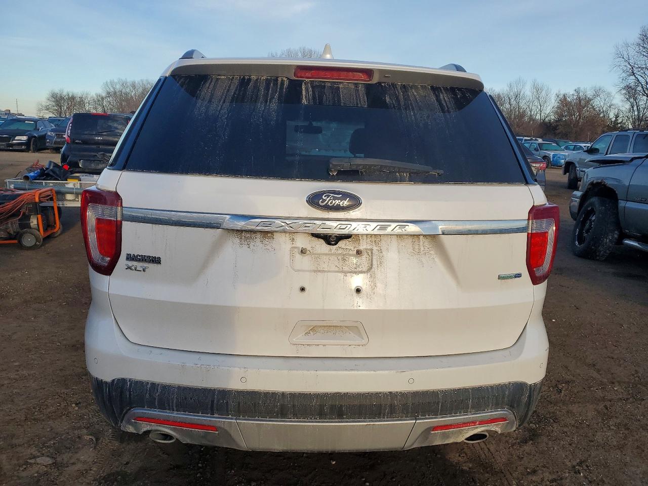 2016 FORD EXPLORER XLT photo 11