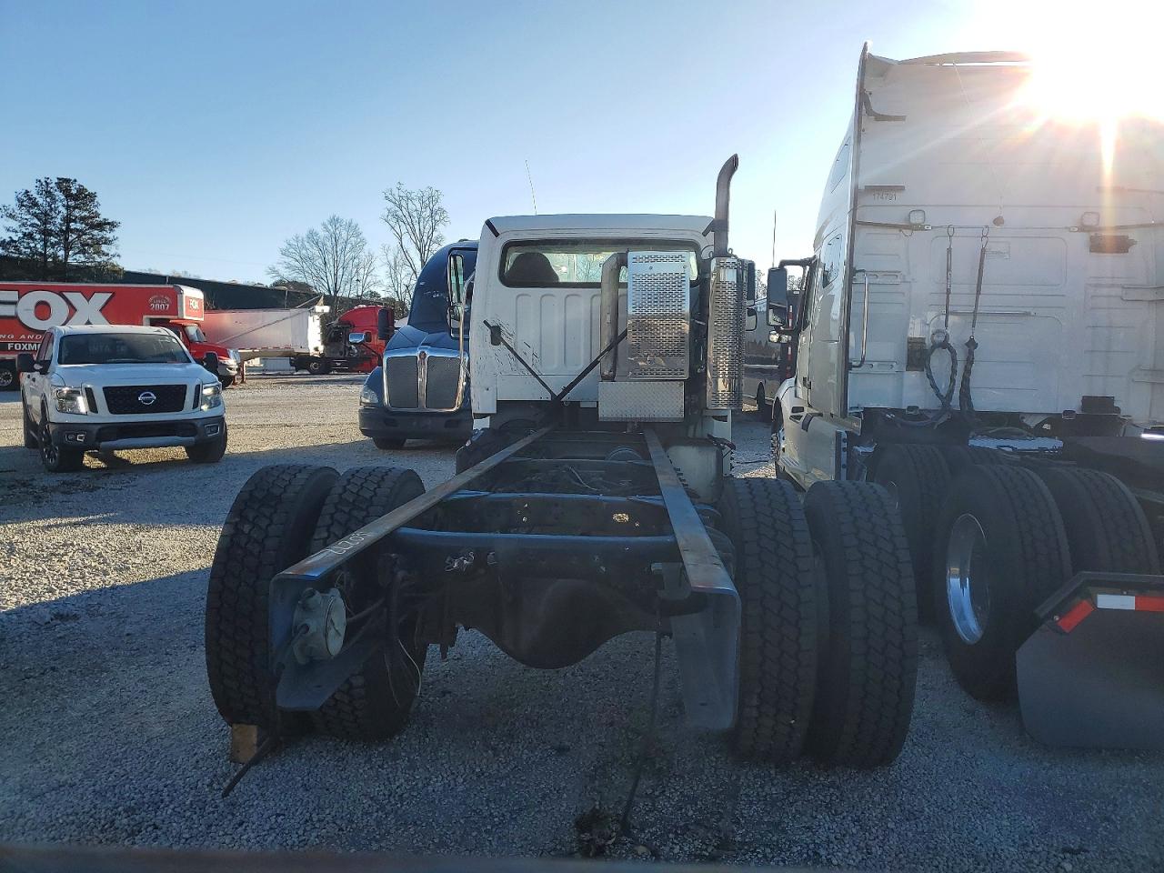 2017 FREIGHTLINER M2 106 MED - SEMI TRUCK photo 11