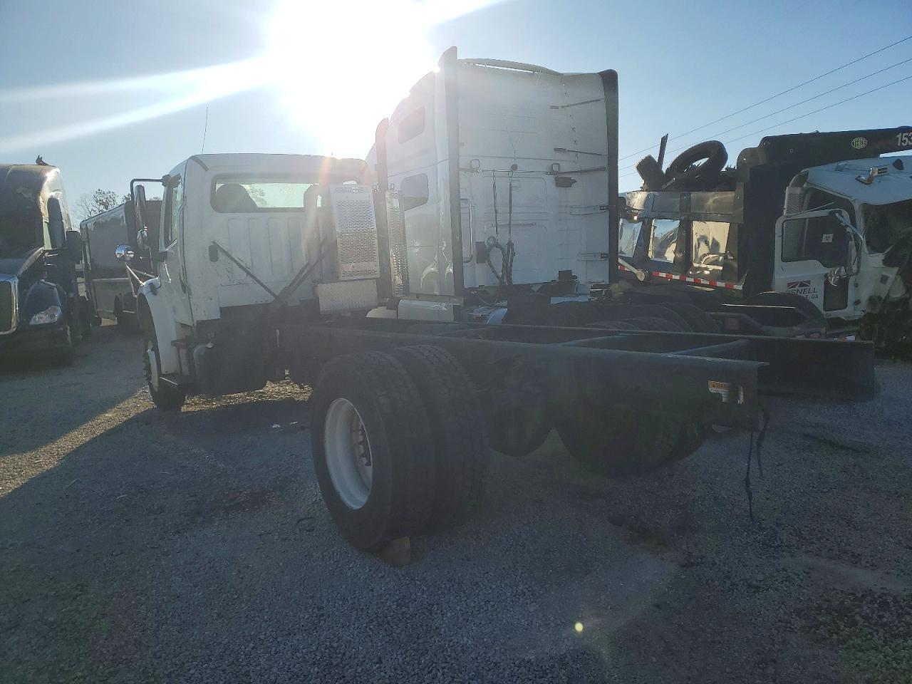 2017 FREIGHTLINER M2 106 MED - SEMI TRUCK photo 2