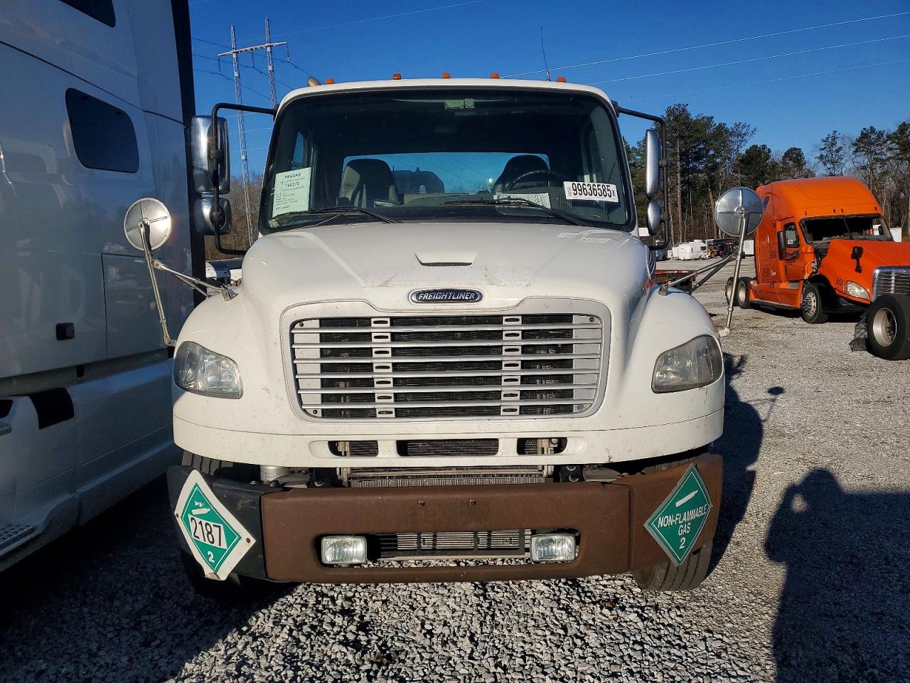2017 FREIGHTLINER M2 106 MED - SEMI TRUCK photo 5