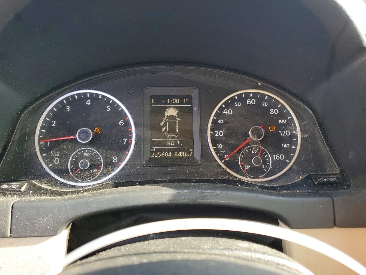 2013 VOLKSWAGEN TIGUAN S photo 25
