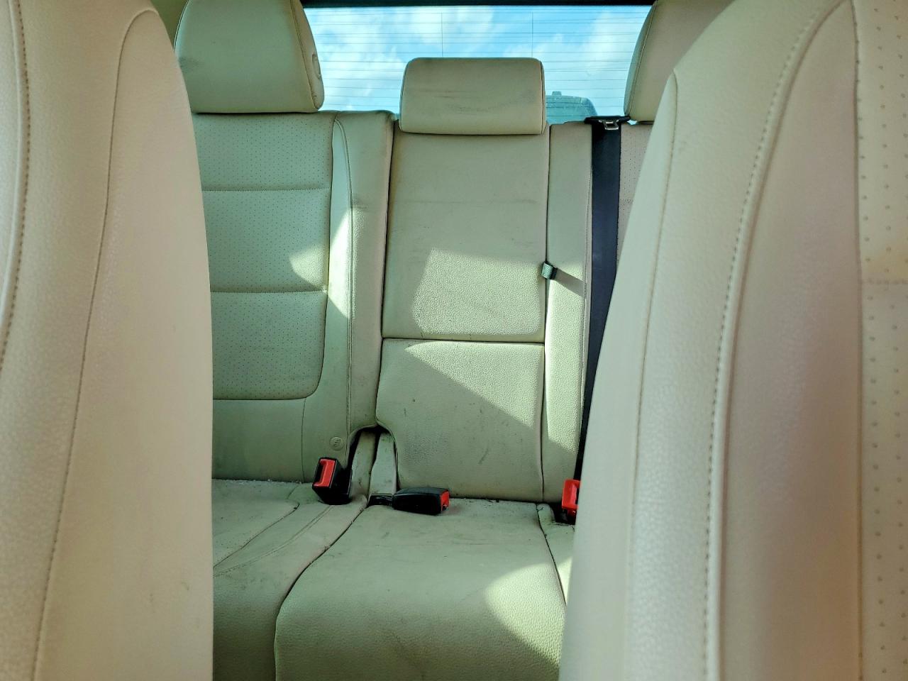 2013 VOLKSWAGEN TIGUAN S photo 28
