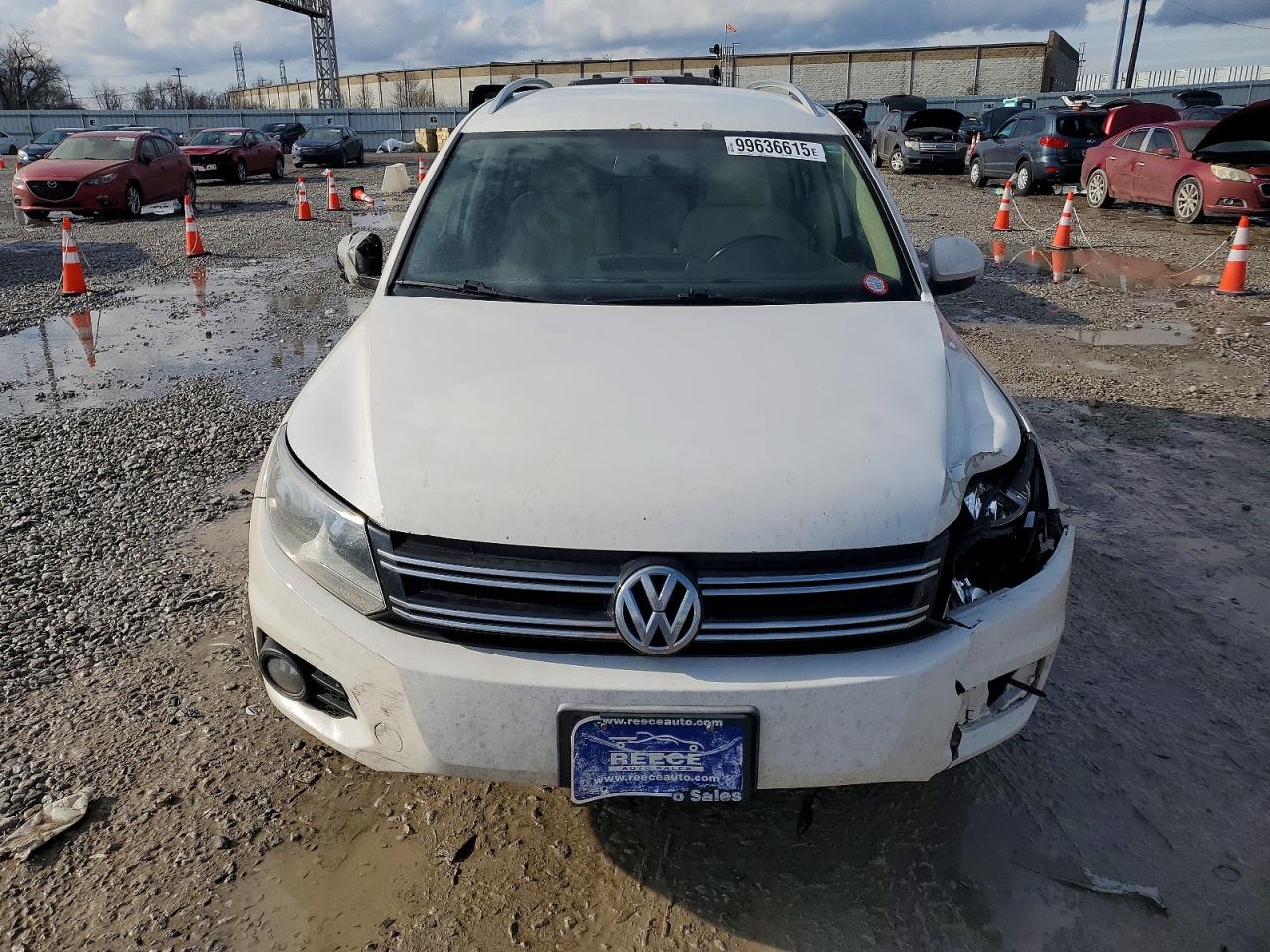 2013 VOLKSWAGEN TIGUAN S photo 13
