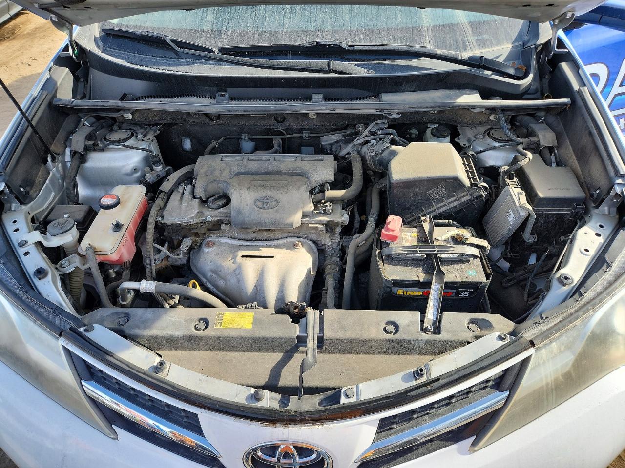 2015 TOYOTA RAV4 XLE photo 11