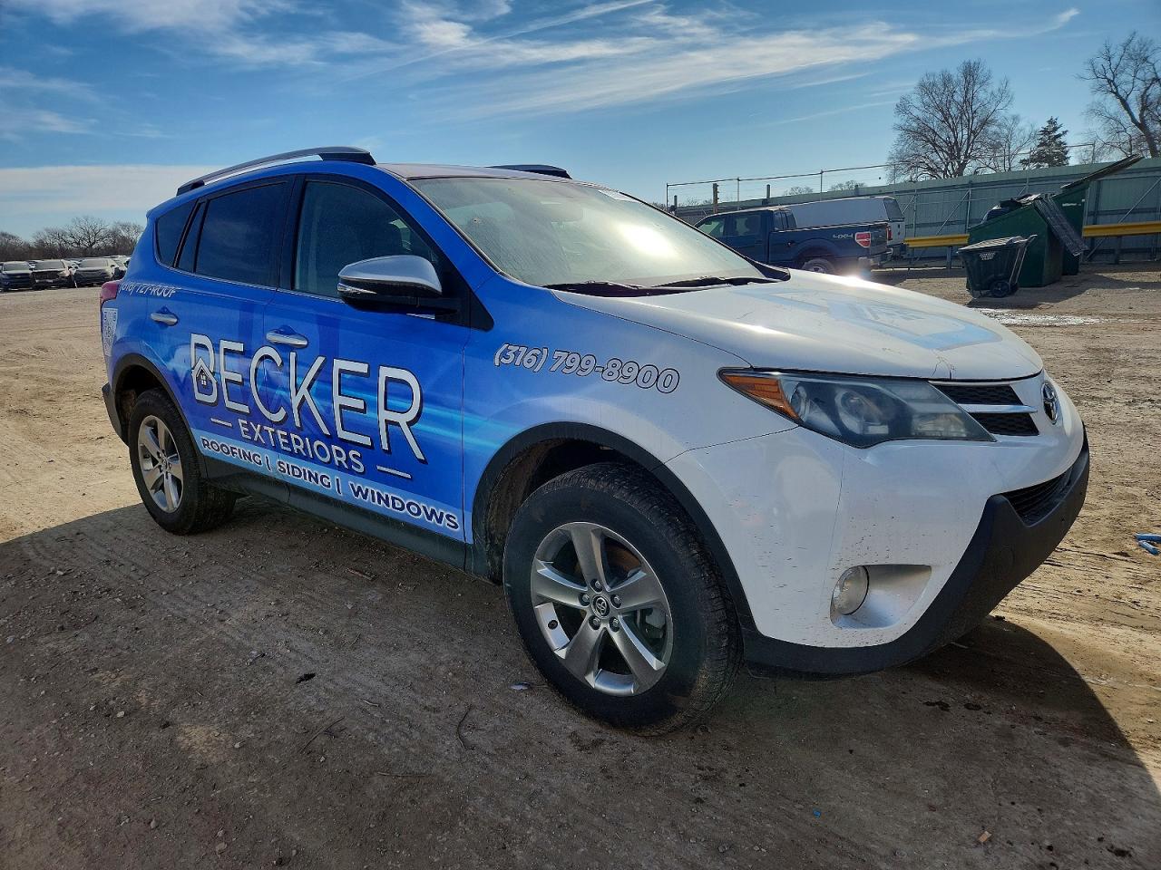 2015 TOYOTA RAV4 XLE photo 4