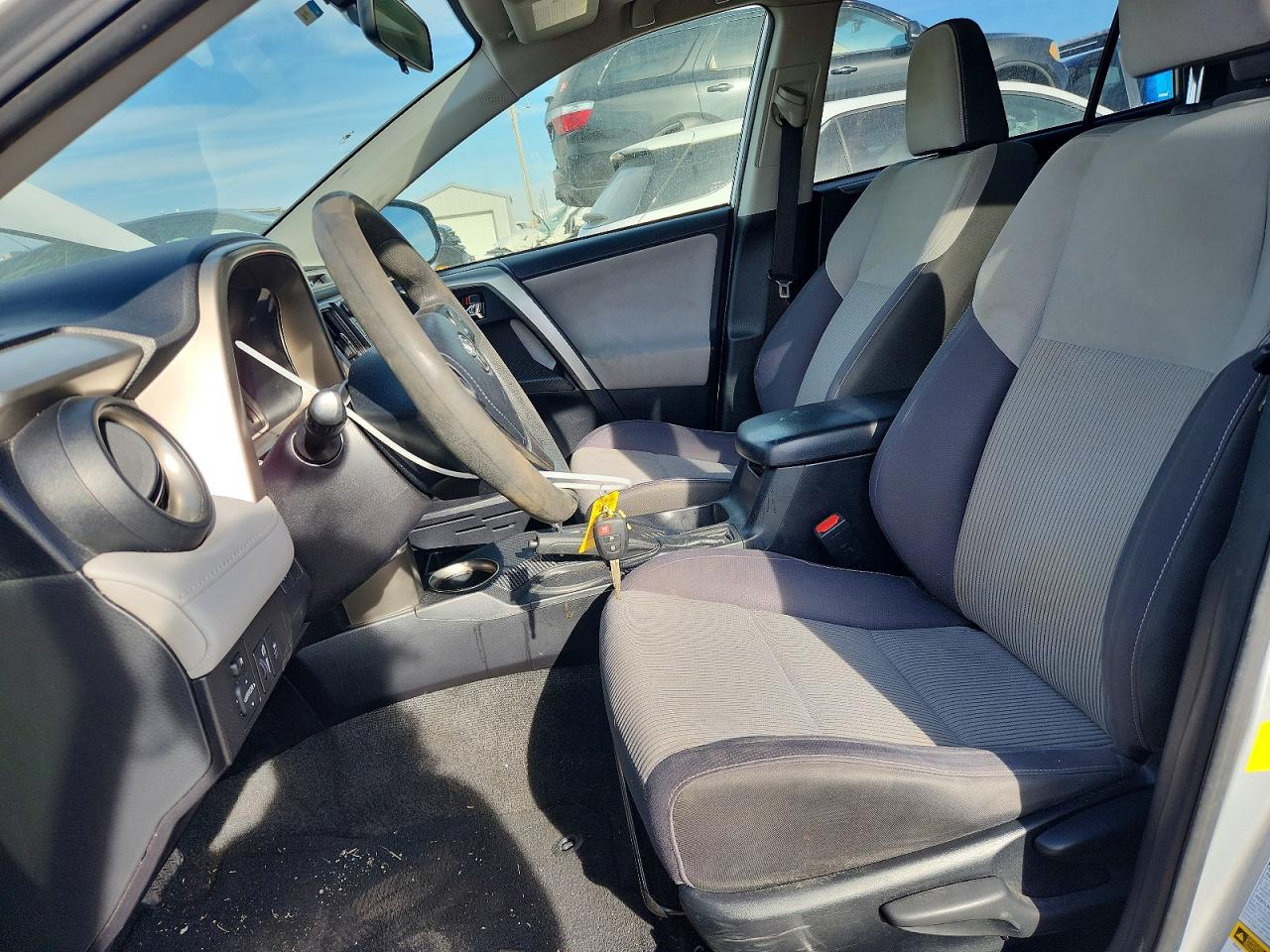 2015 TOYOTA RAV4 XLE photo 7