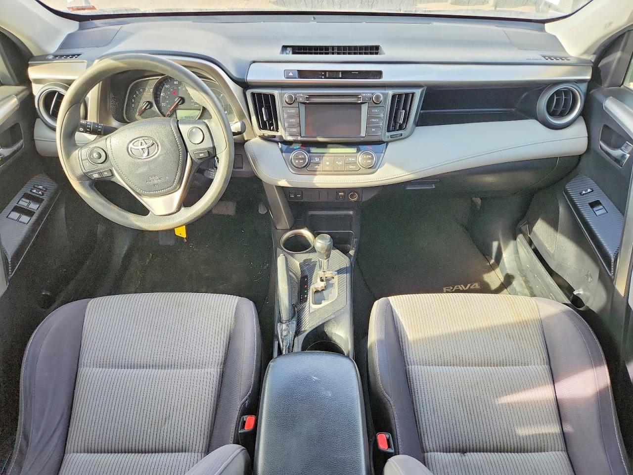 2015 TOYOTA RAV4 XLE photo 8