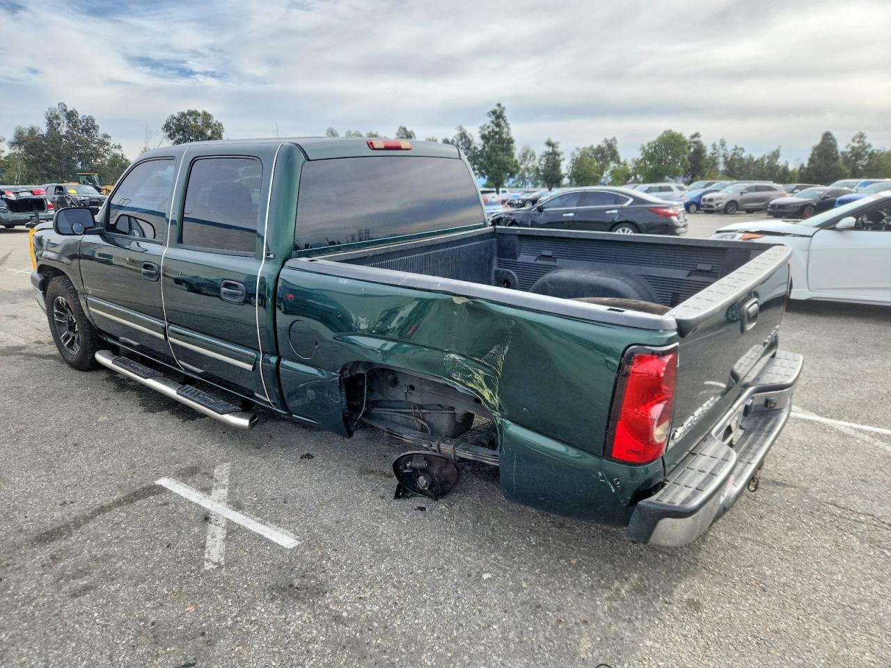 2005 CHEVROLET SILVERADO C1500 photo 2