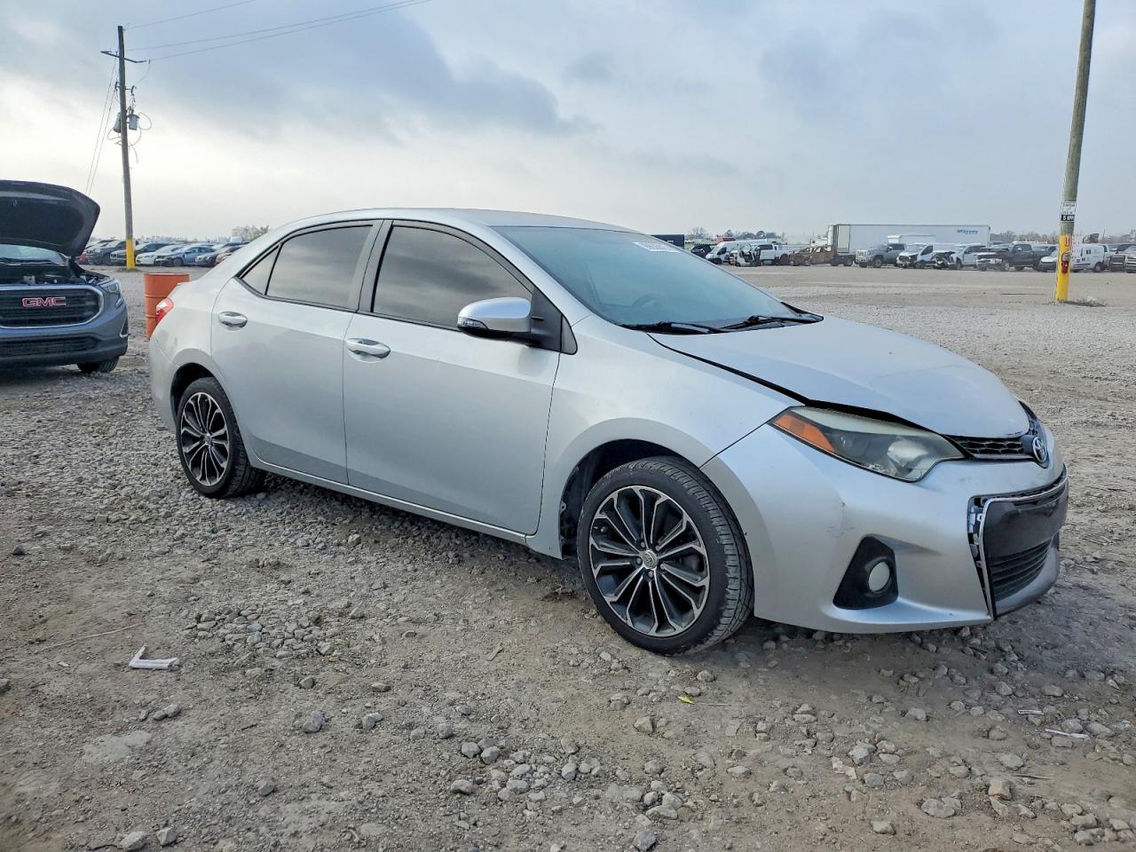 2014 TOYOTA COROLLA L photo 4