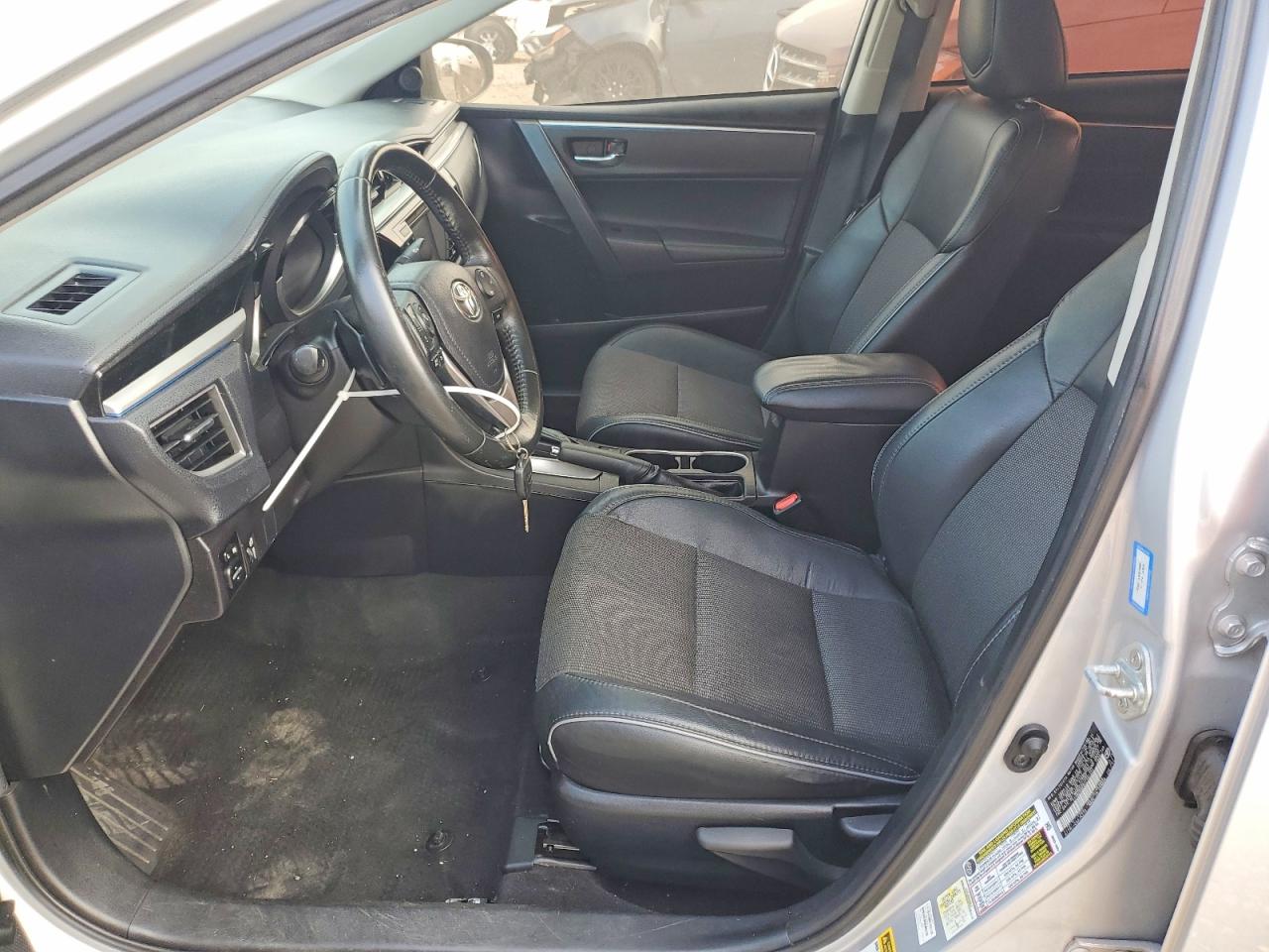 2014 TOYOTA COROLLA L photo 7