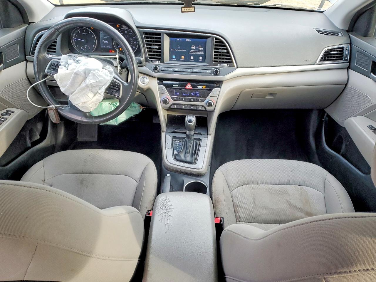 2018 HYUNDAI ELANTRA SEL photo 8