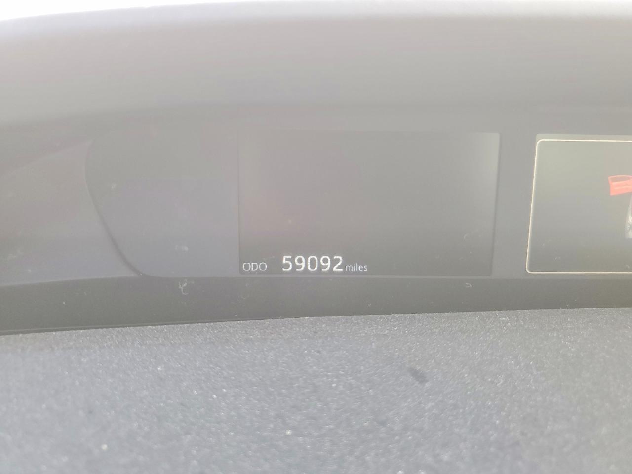 2018 TOYOTA PRIUS photo 9