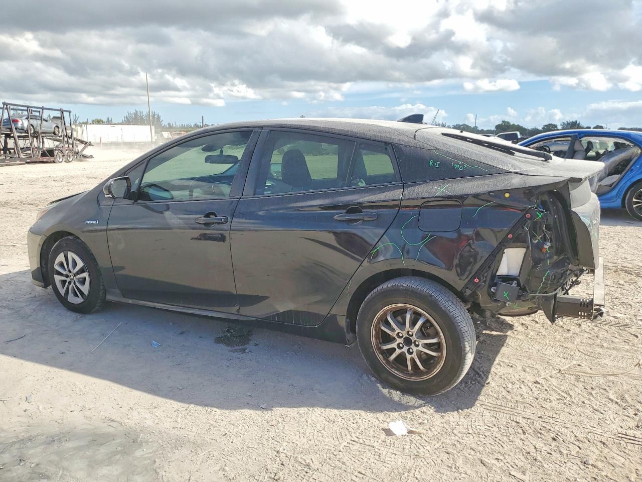 2018 TOYOTA PRIUS photo 2