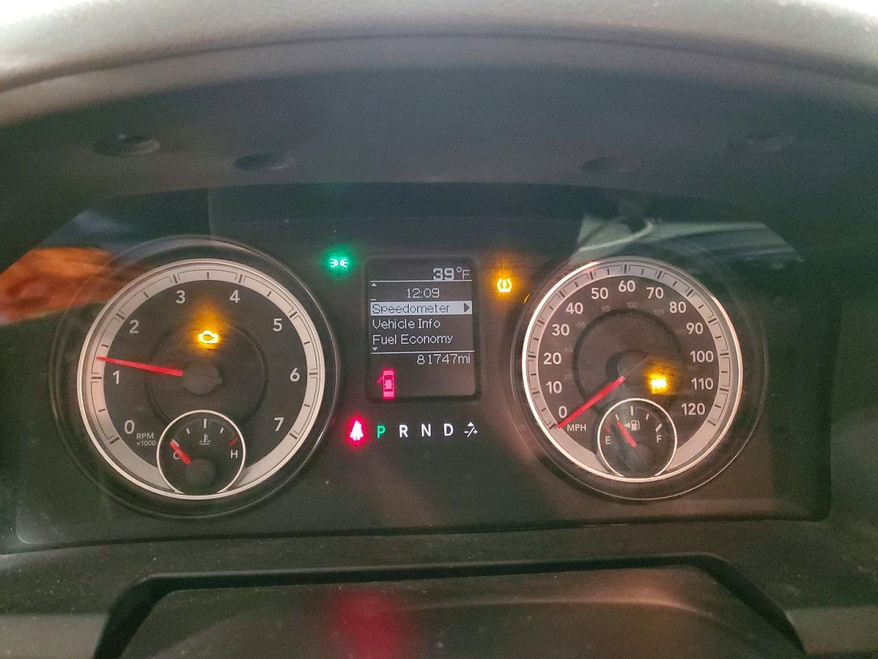 2015 RAM 1500 ST photo 9