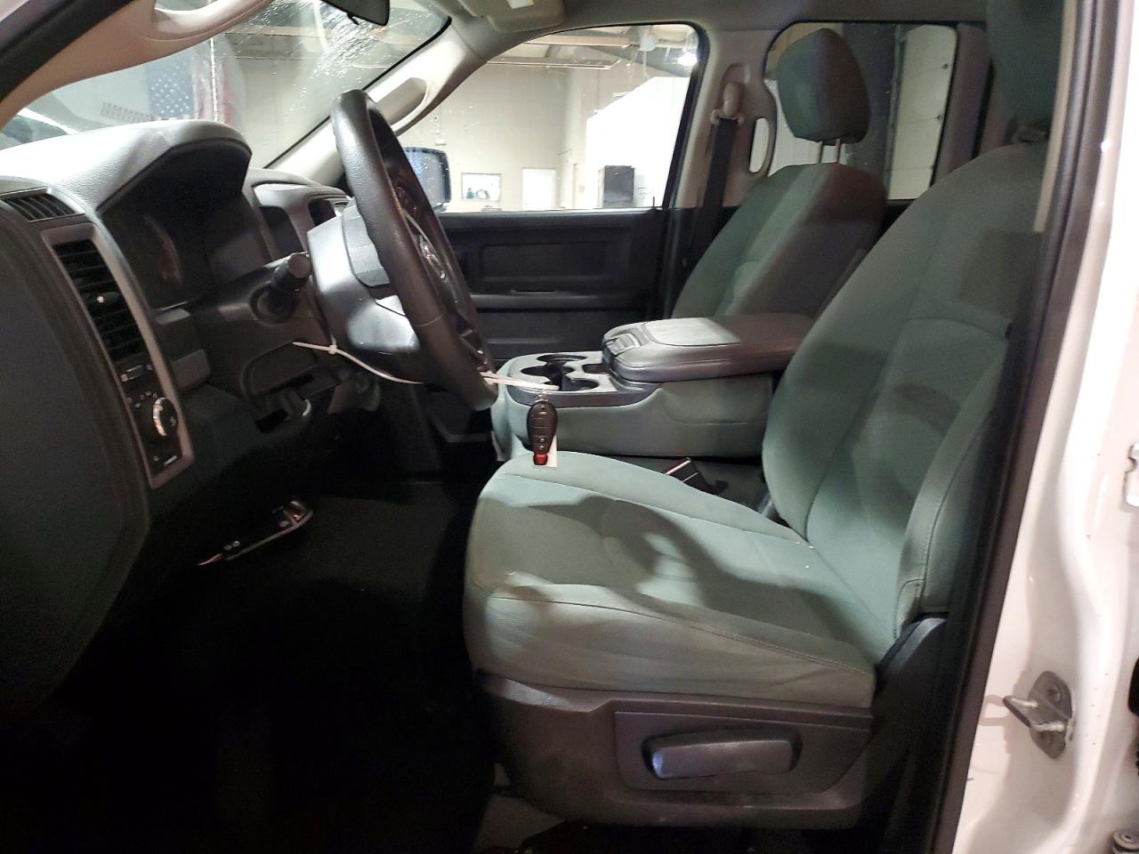 2015 RAM 1500 ST photo 7