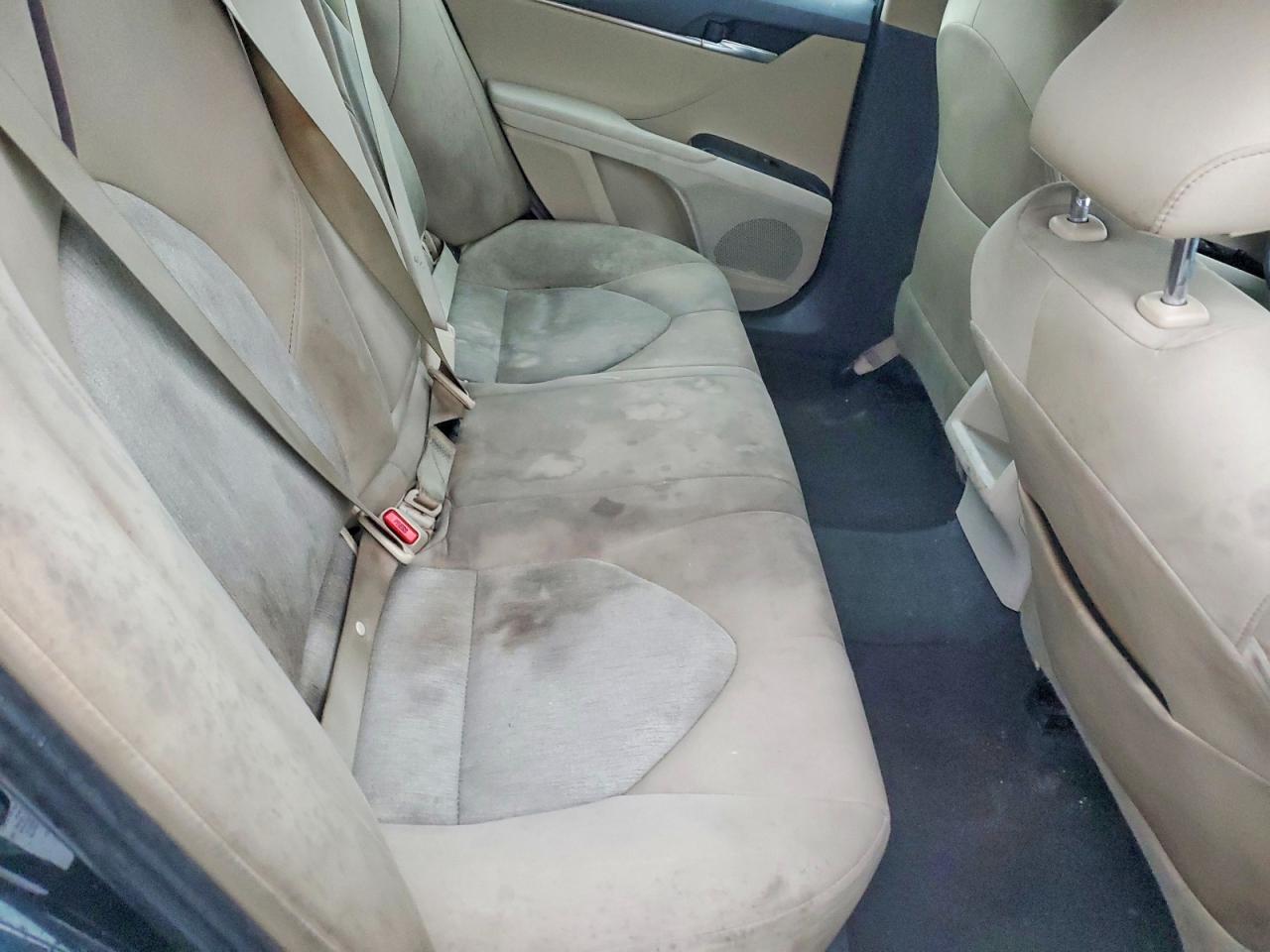2018 TOYOTA CAMRY LE photo 19