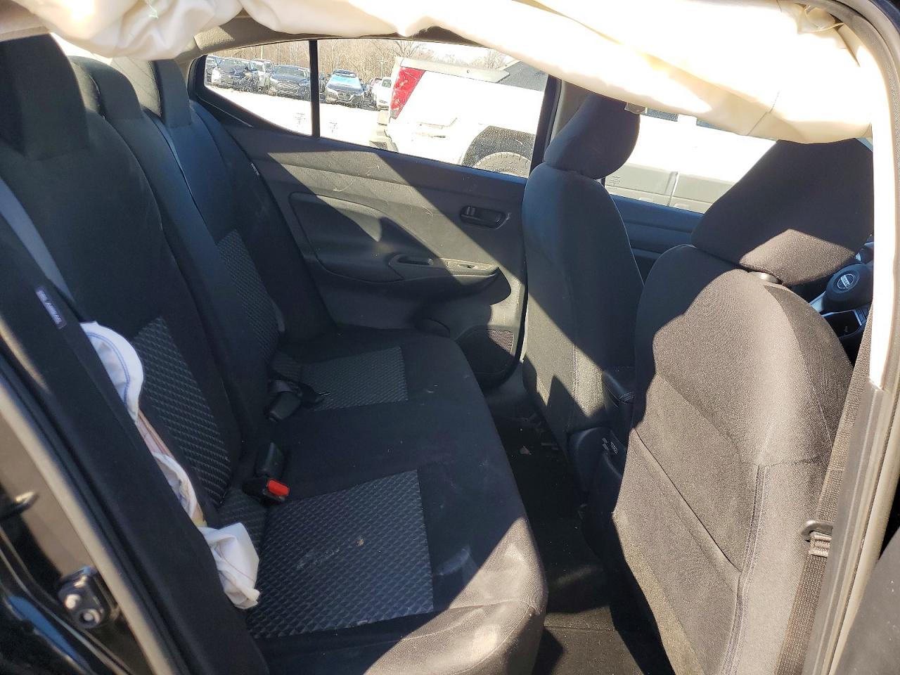 2020 NISSAN VERSA S photo 10