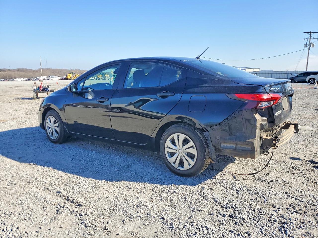 2020 NISSAN VERSA S photo 2