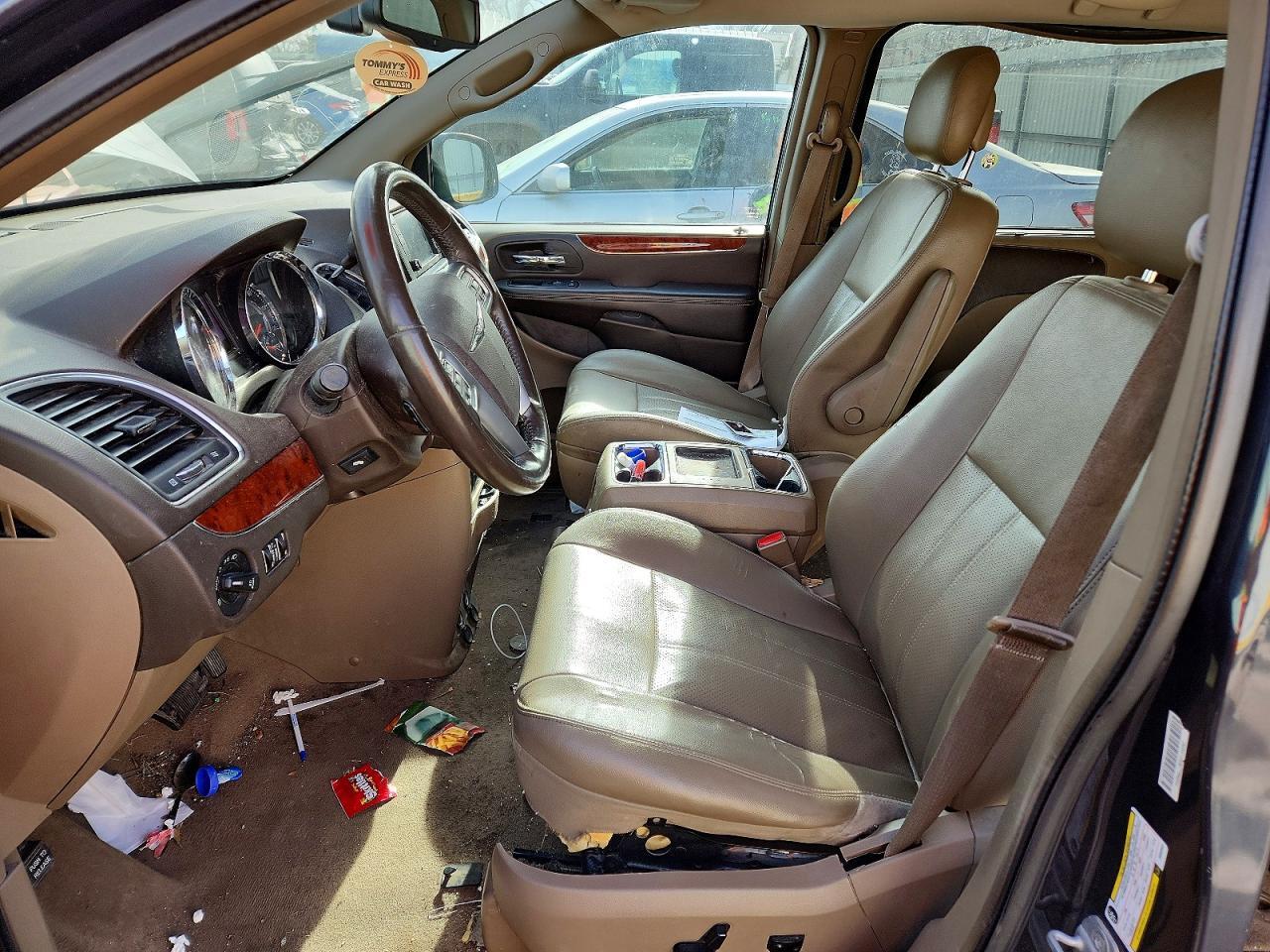 2013 CHRYSLER TOWN & COUNTRY TOURING L photo 7