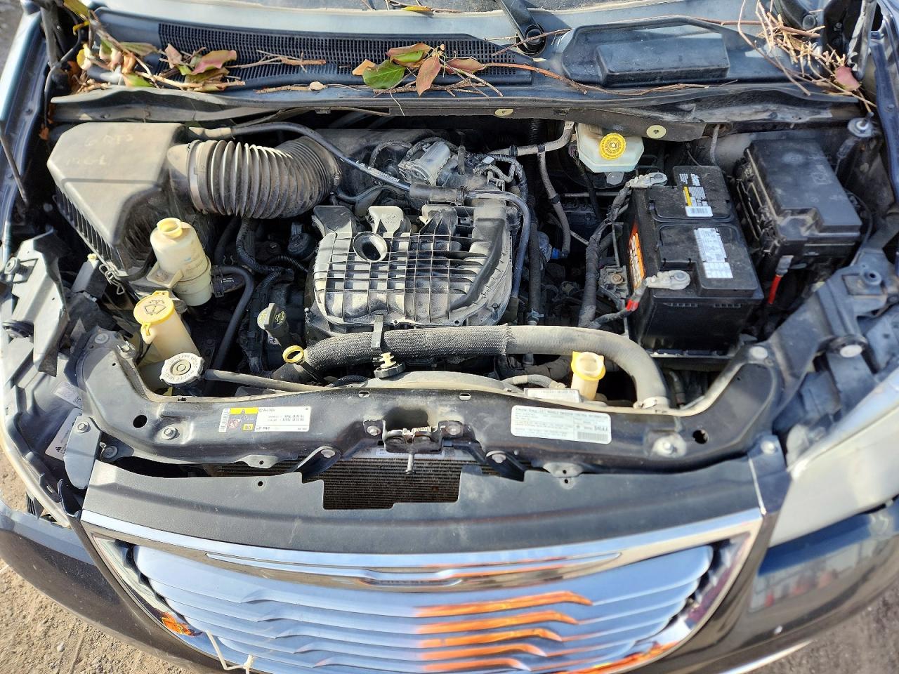 2013 CHRYSLER TOWN & COUNTRY TOURING L photo 12