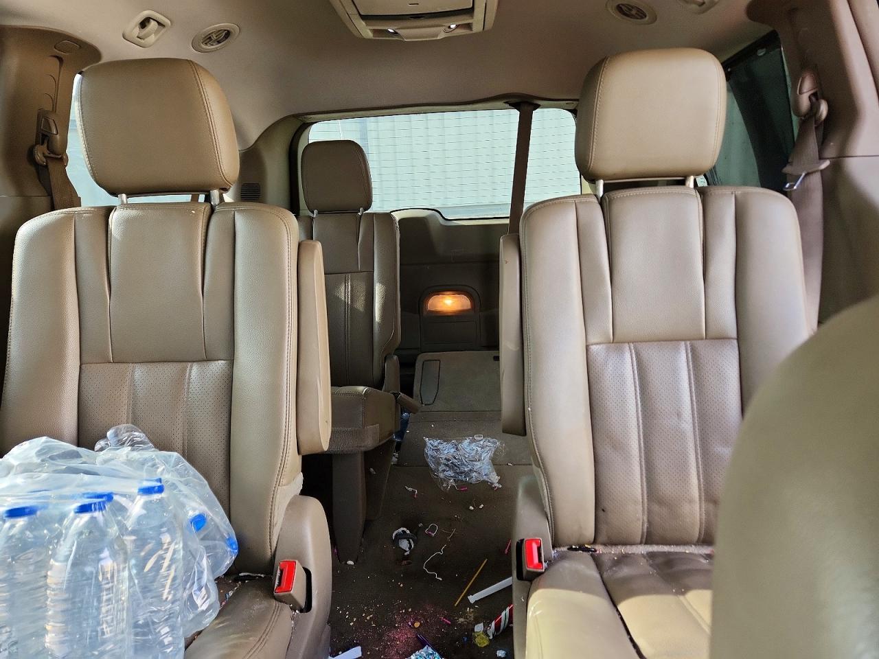 2013 CHRYSLER TOWN & COUNTRY TOURING L photo 10