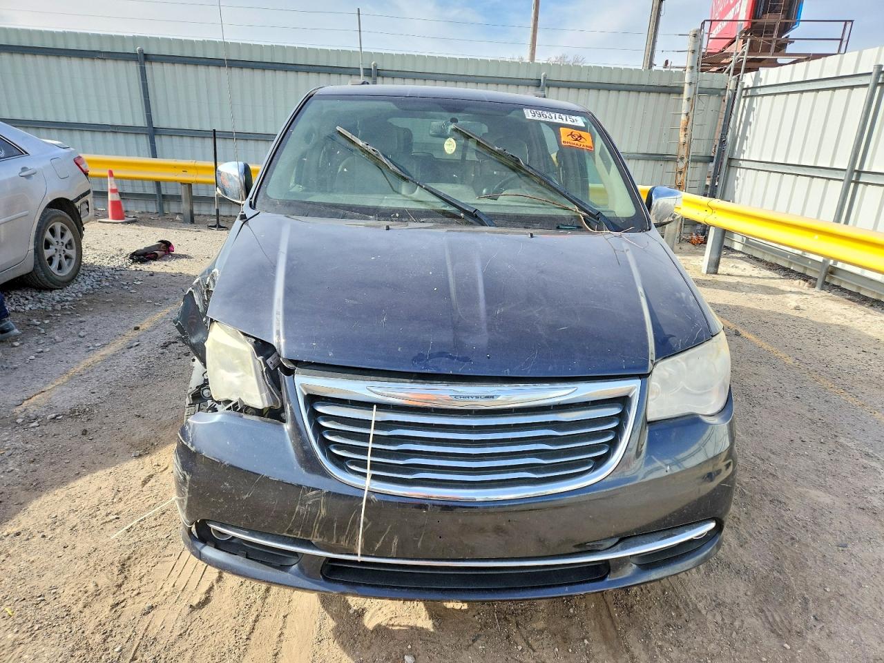 2013 CHRYSLER TOWN & COUNTRY TOURING L photo 5
