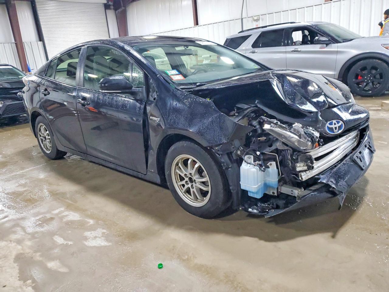 2016 TOYOTA PRIUS photo 4