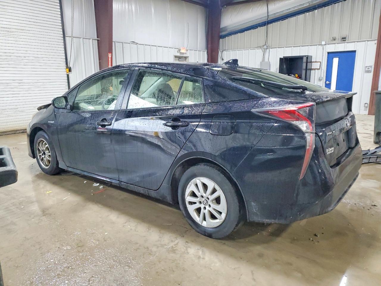 2016 TOYOTA PRIUS photo 2