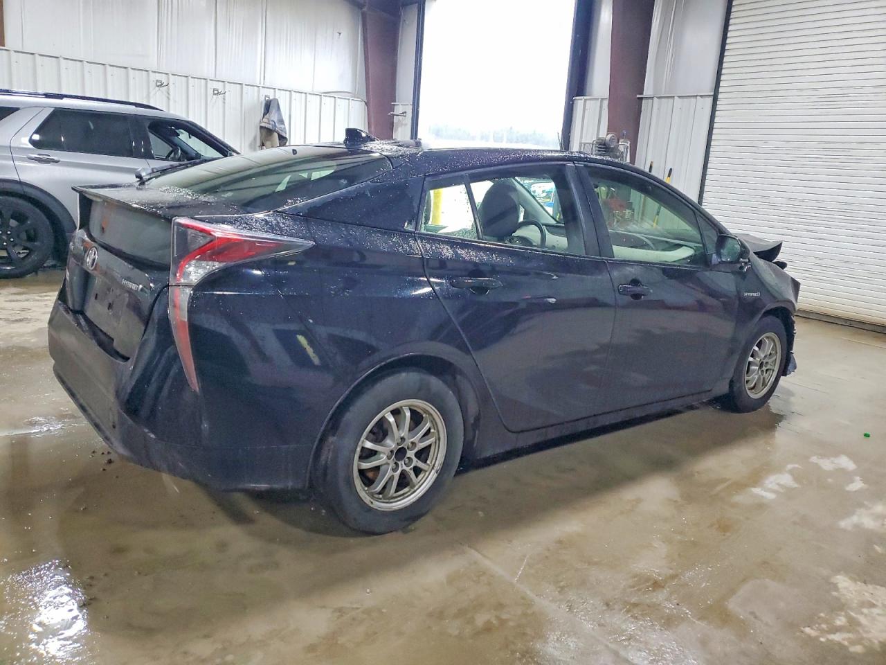 2016 TOYOTA PRIUS photo 3