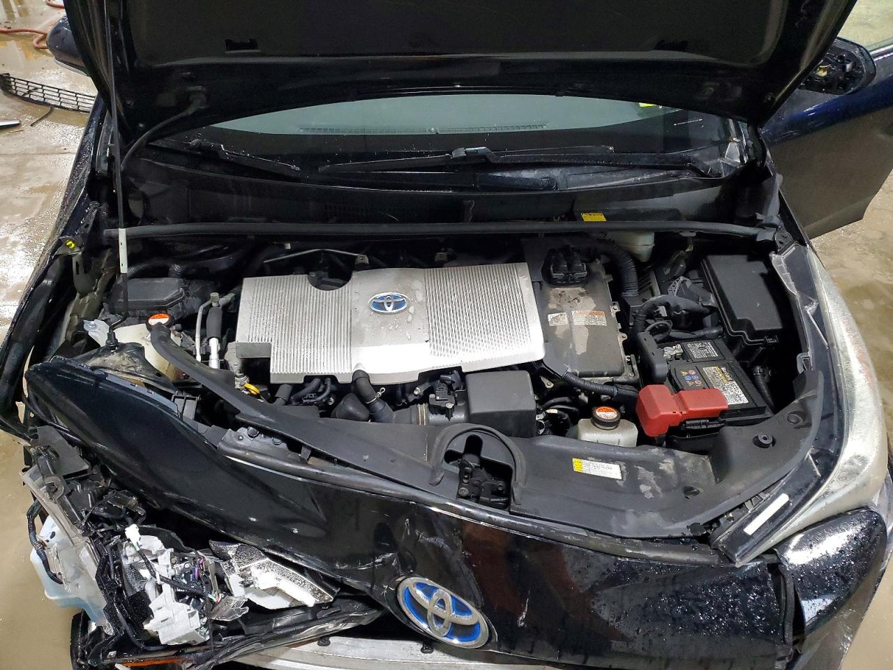 2016 TOYOTA PRIUS photo 11