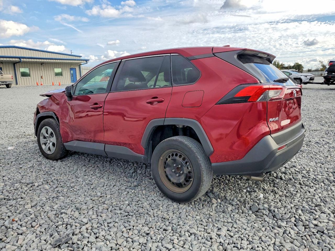 2022 TOYOTA RAV4 LE photo 2
