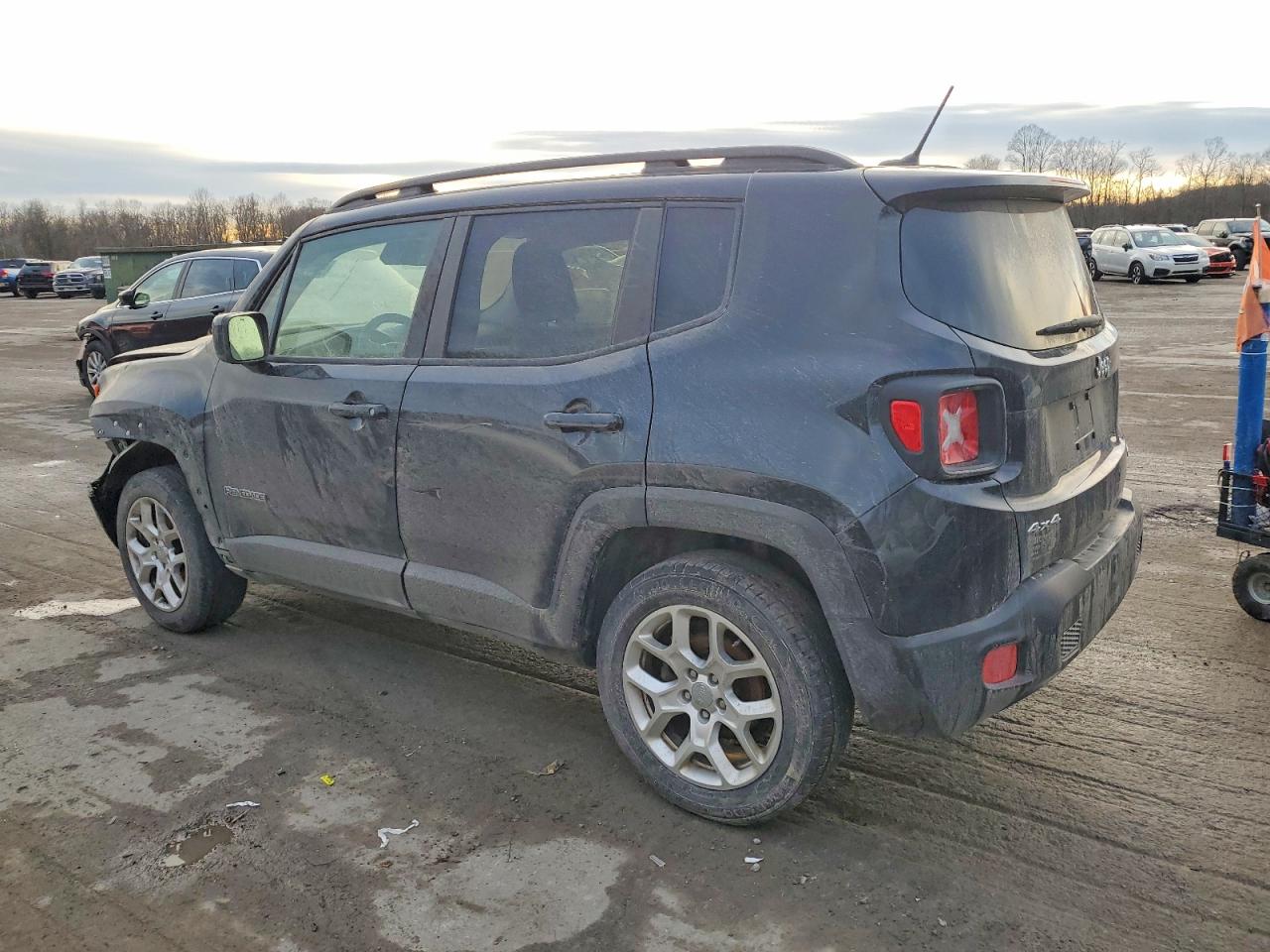 2017 JEEP RENEGADE LATITUDE photo 3