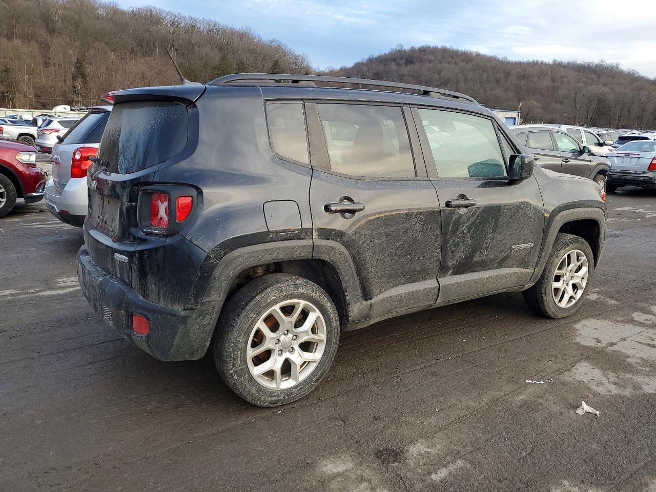 2017 JEEP RENEGADE LATITUDE photo 5
