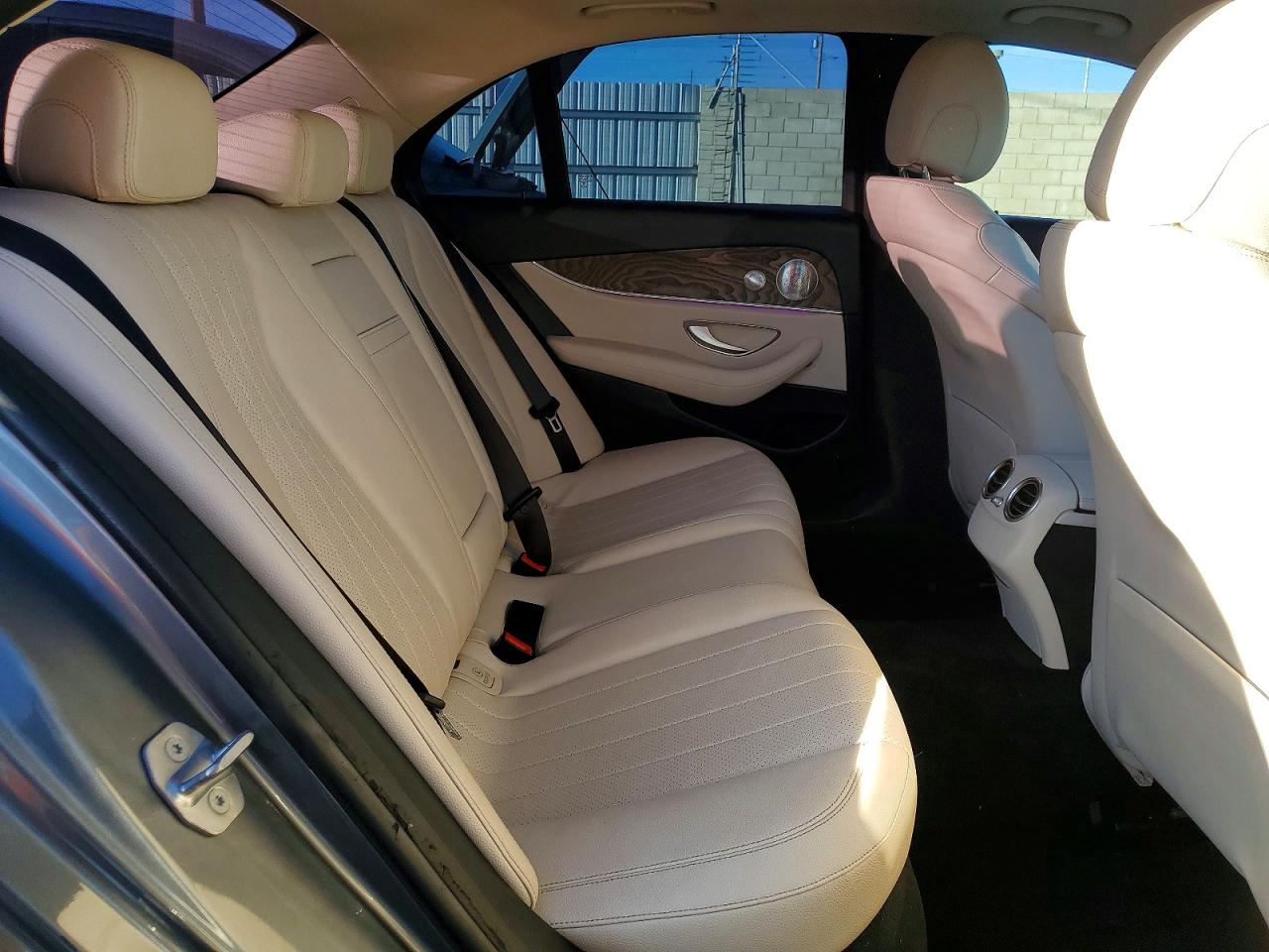 2017 MERCEDES-BENZ E 300 photo 10