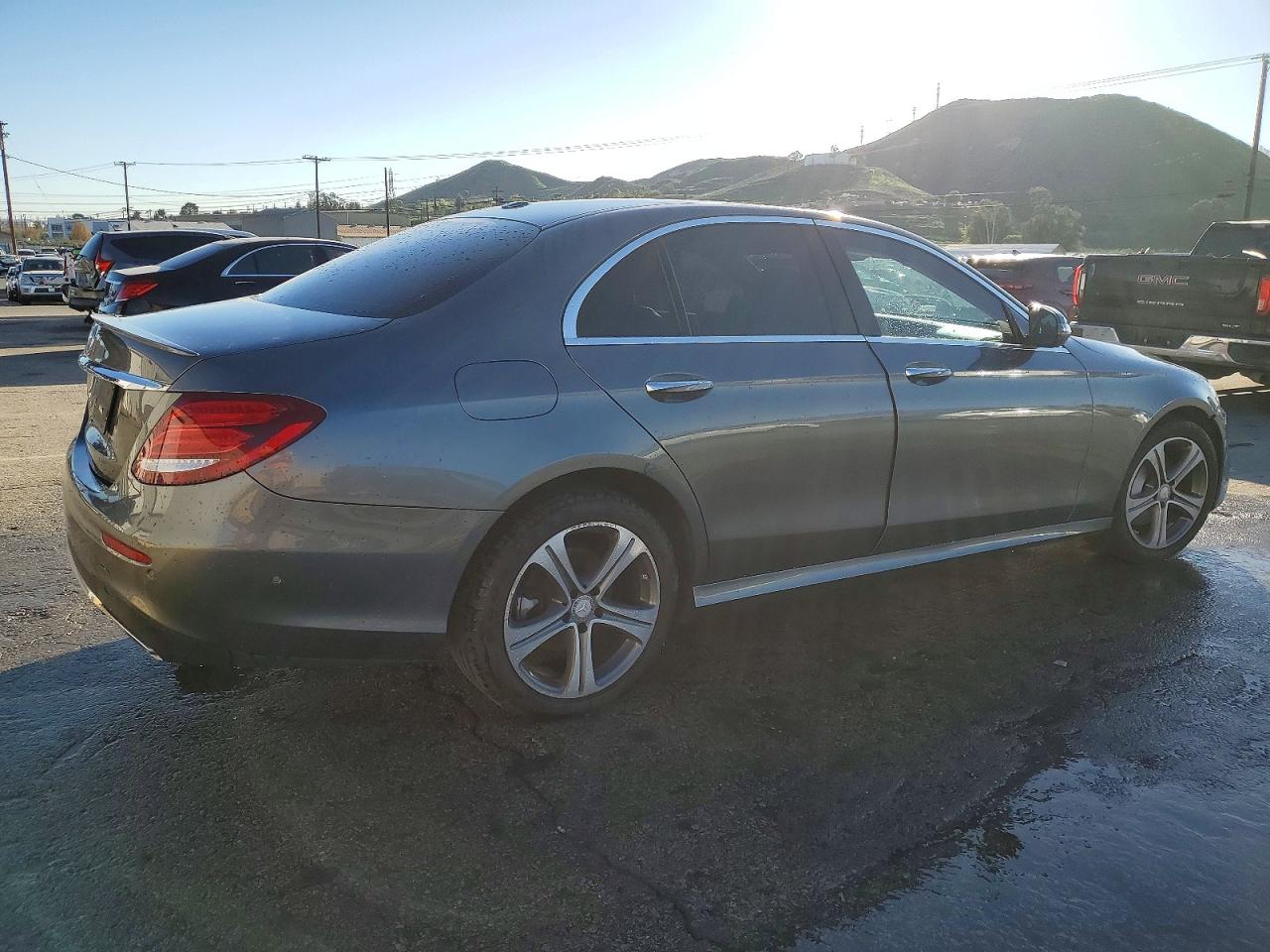 2017 MERCEDES-BENZ E 300 photo 3