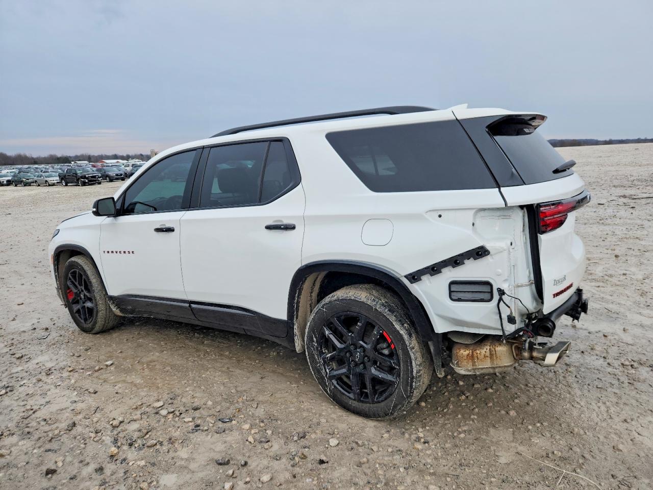 2023 CHEVROLET TRAVERSE PREMIER photo 2