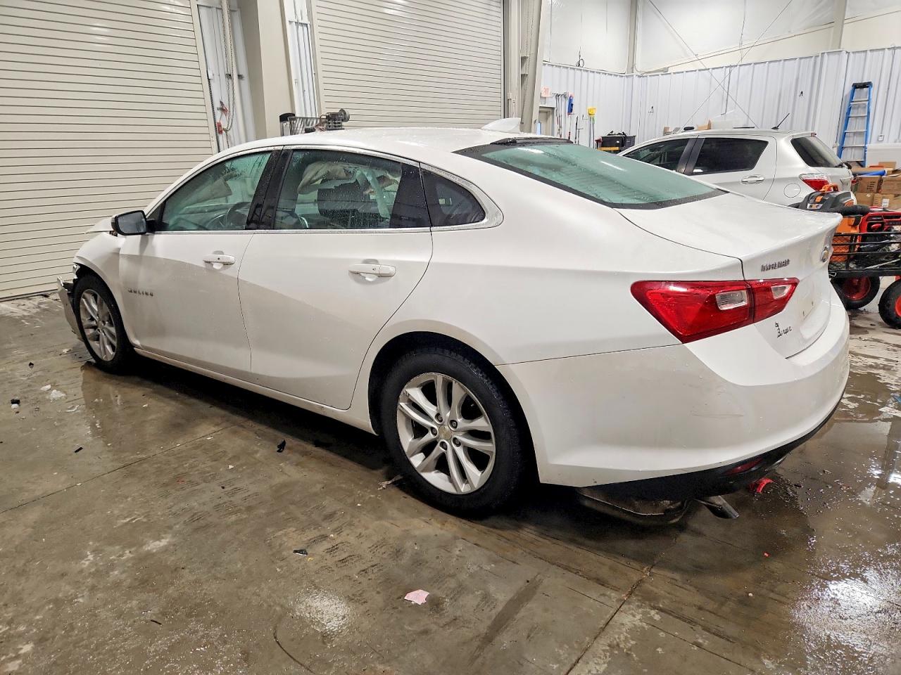 2016 CHEVROLET MALIBU LT photo 2