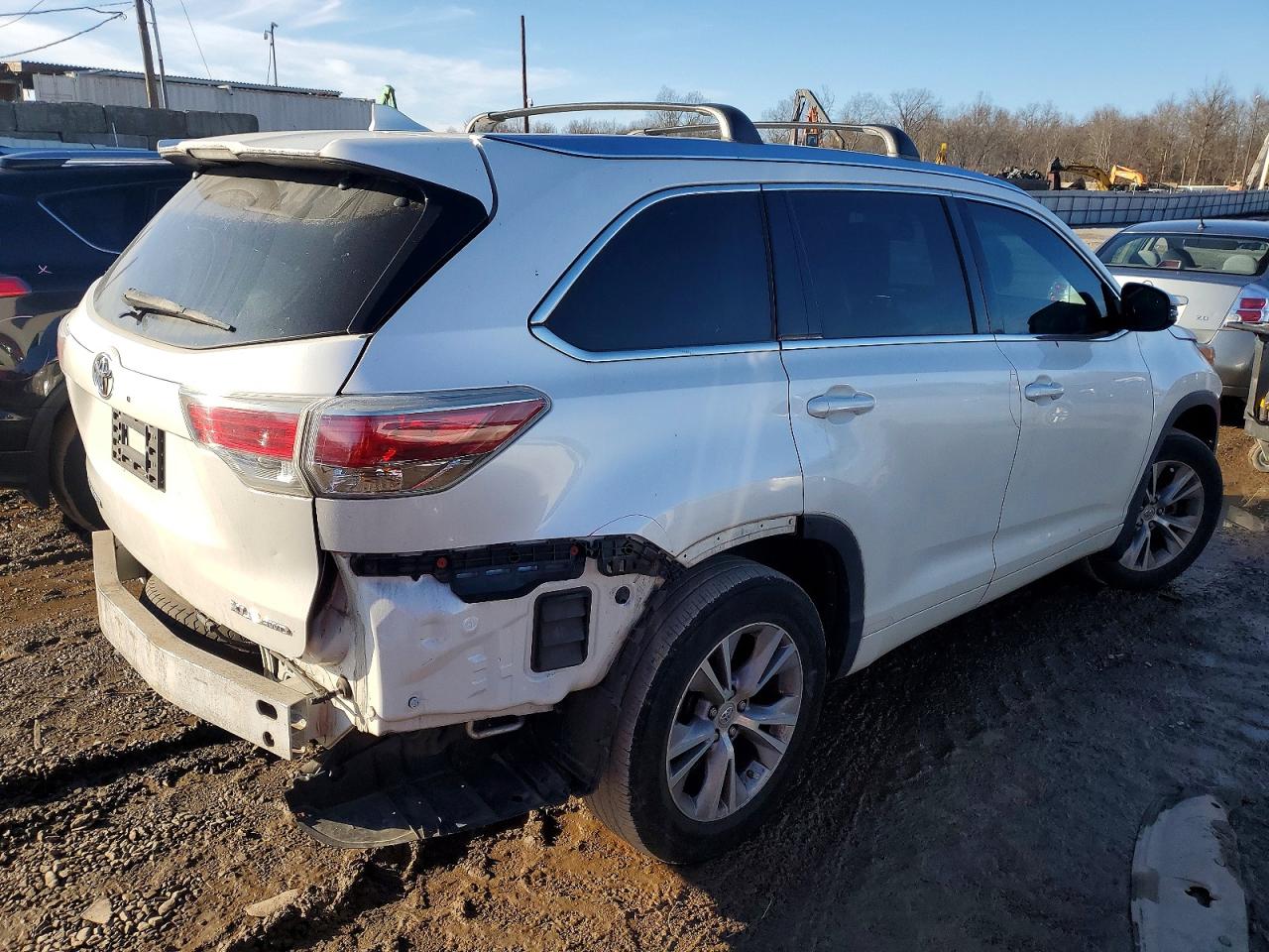 2014 TOYOTA HIGHLANDER XLE photo 3