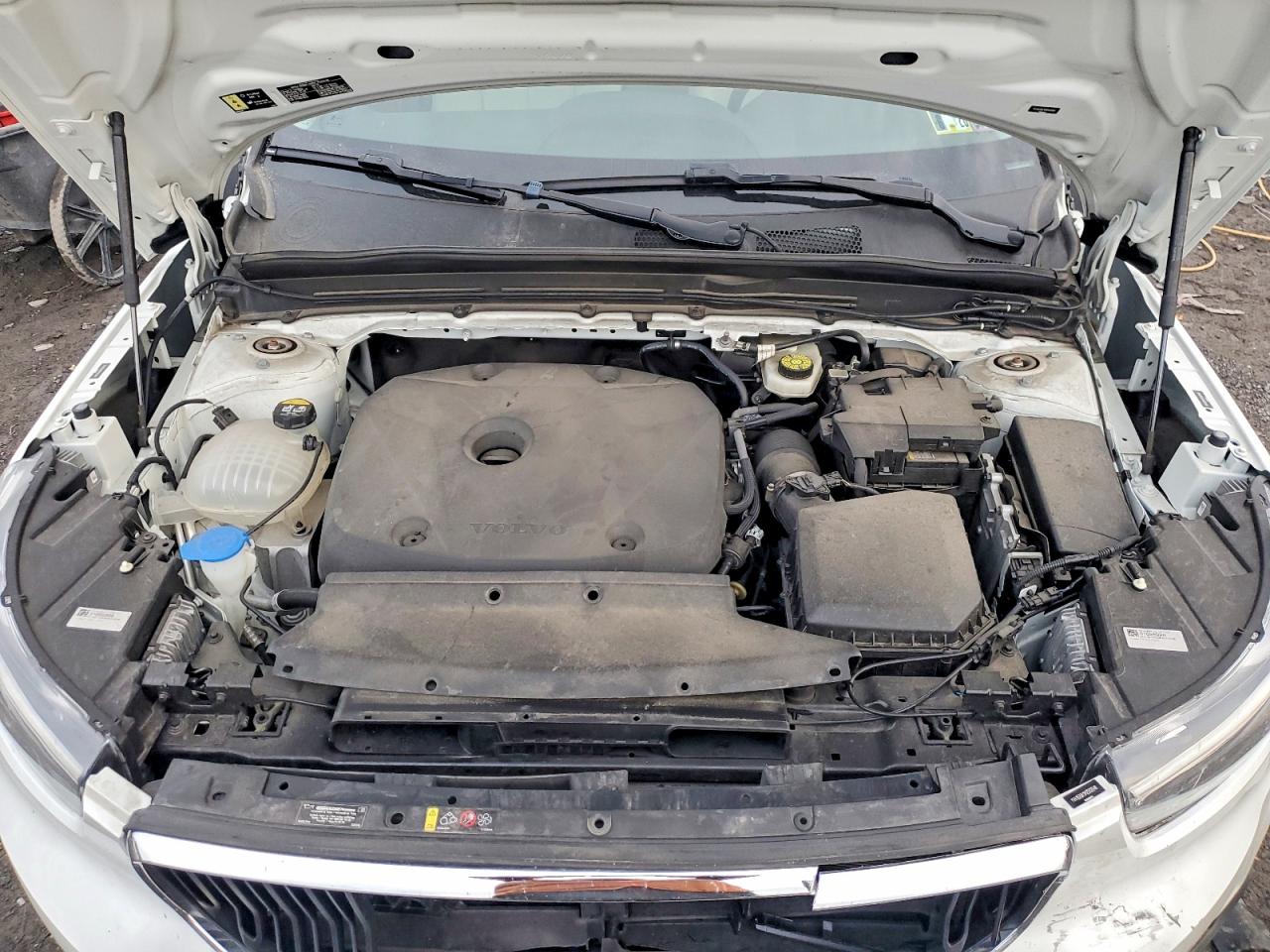 2021 VOLVO XC40 T5 MOMENTUM photo 12