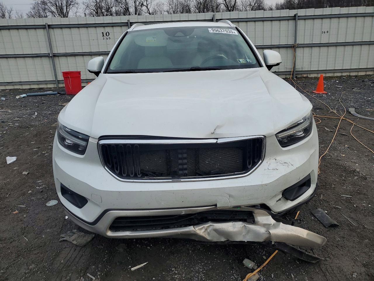 2021 VOLVO XC40 T5 MOMENTUM photo 5