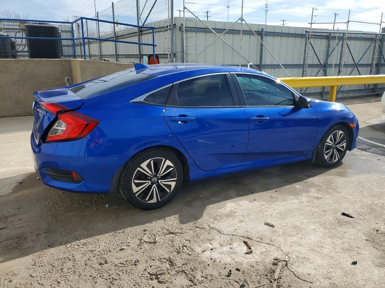 2017 HONDA CIVIC EX photo 3