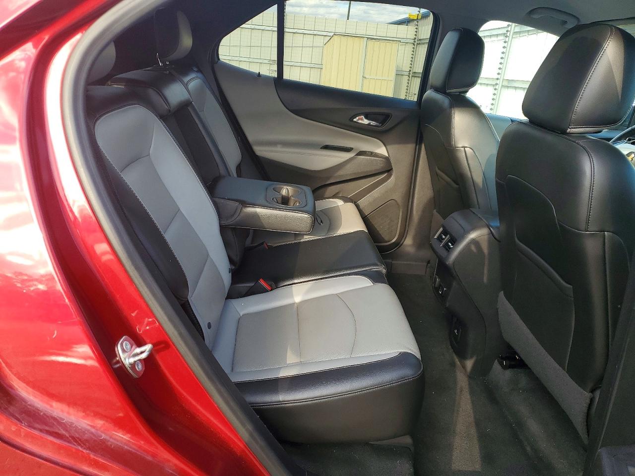 2018 CHEVROLET EQUINOX PREMIER photo 11