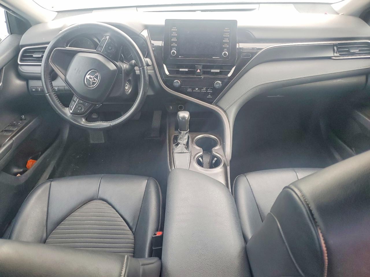 2021 TOYOTA CAMRY SE photo 8