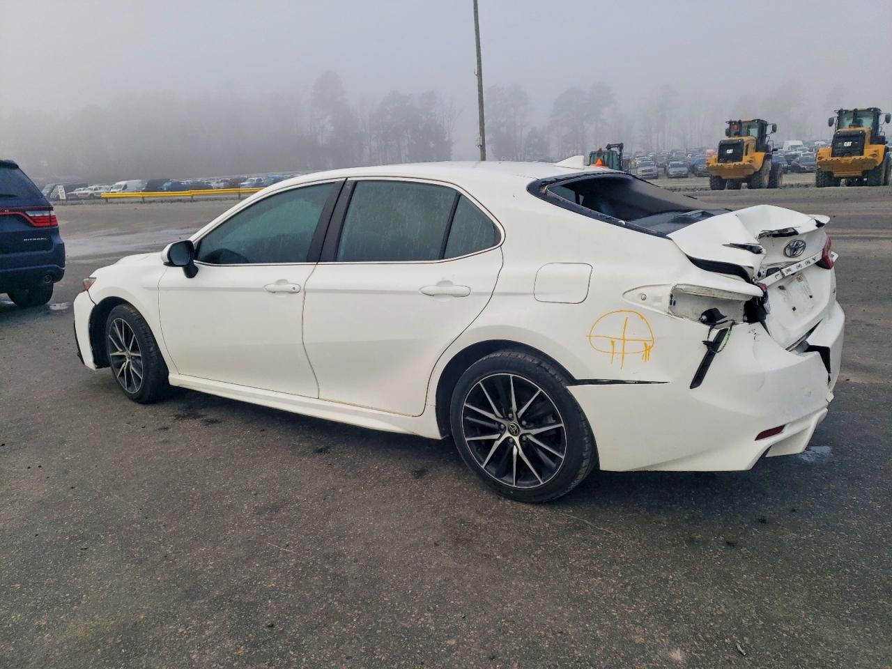 2021 TOYOTA CAMRY SE photo 2