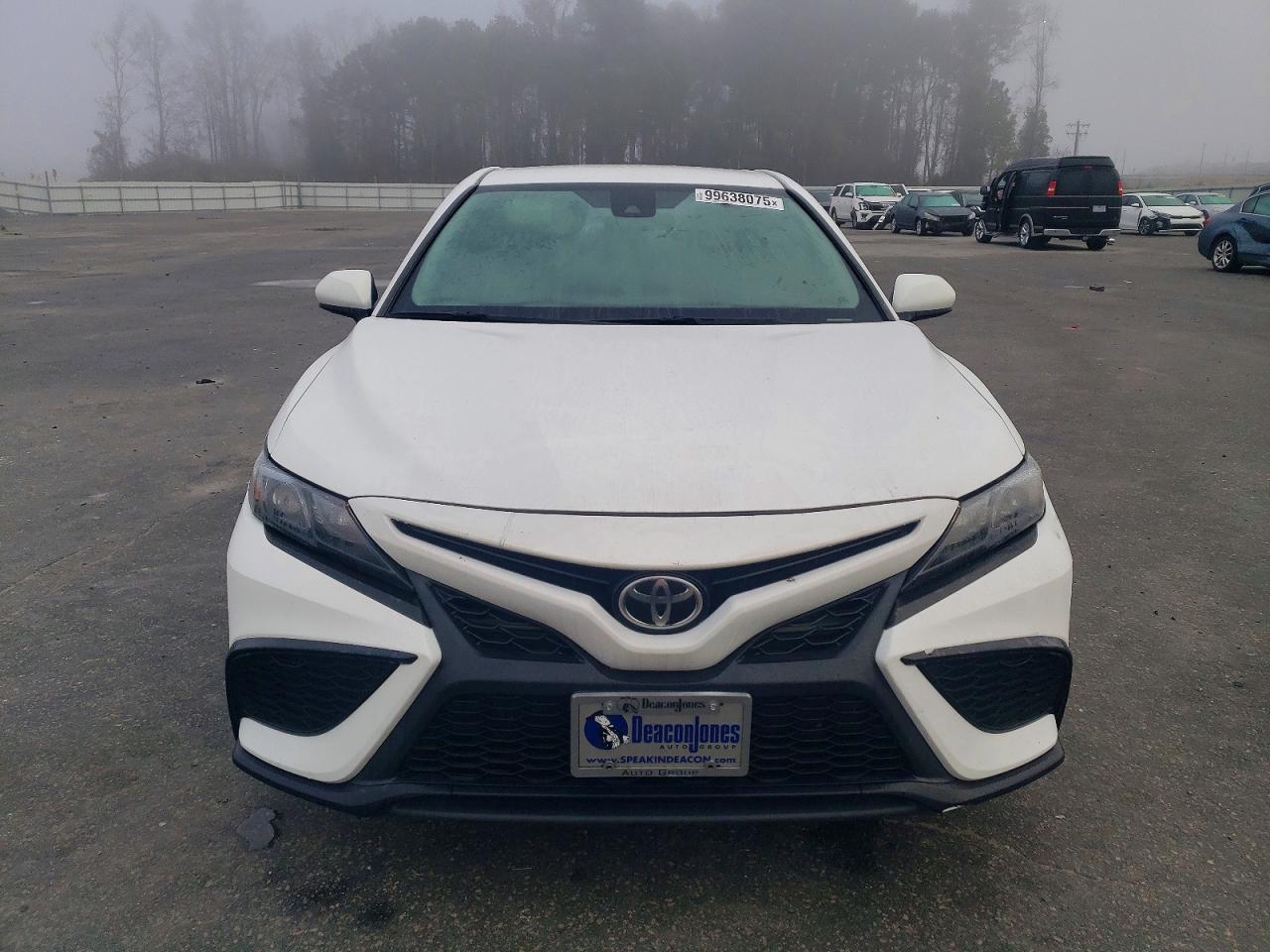 2021 TOYOTA CAMRY SE photo 5
