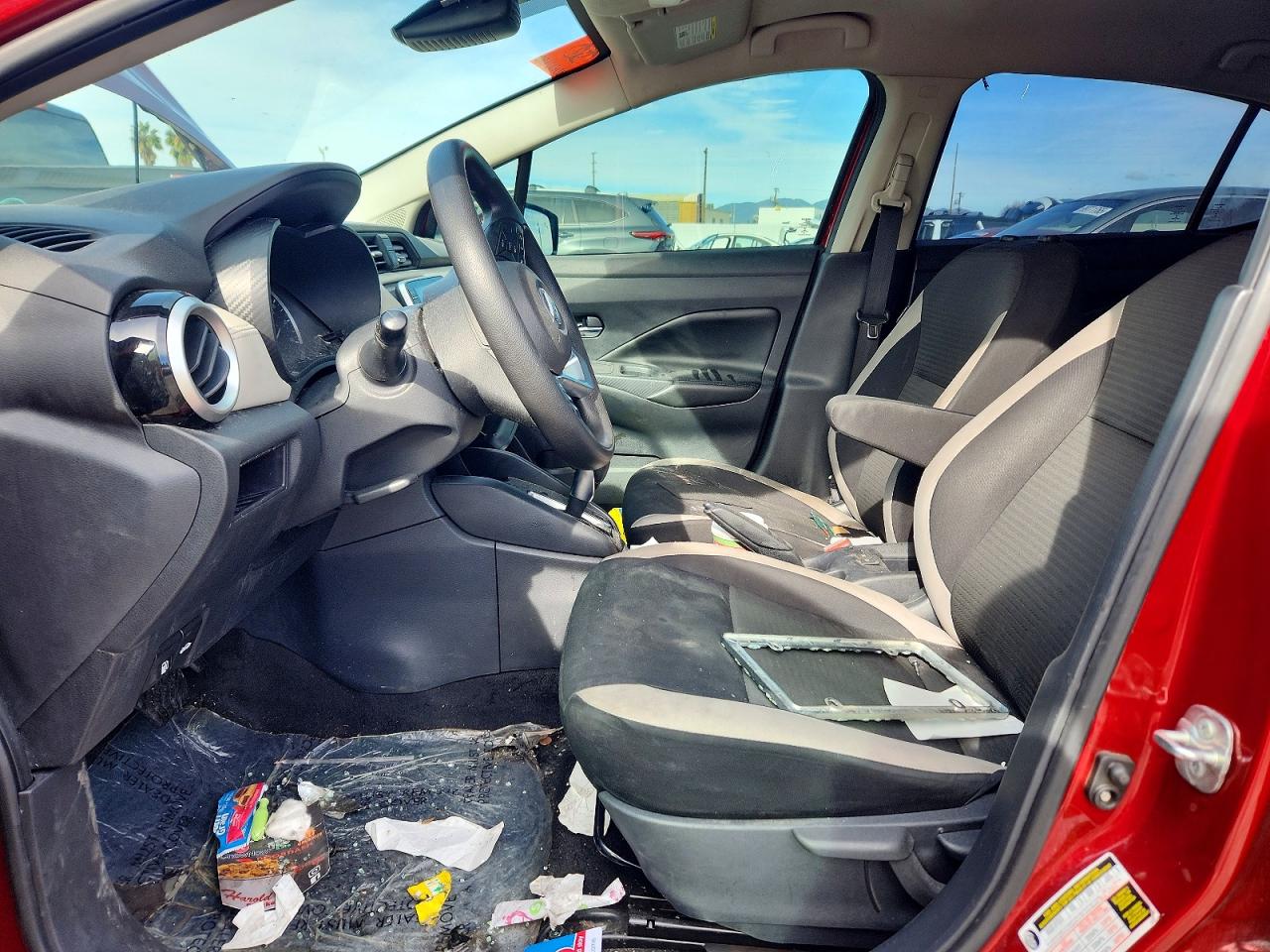 2020 NISSAN VERSA SV photo 7