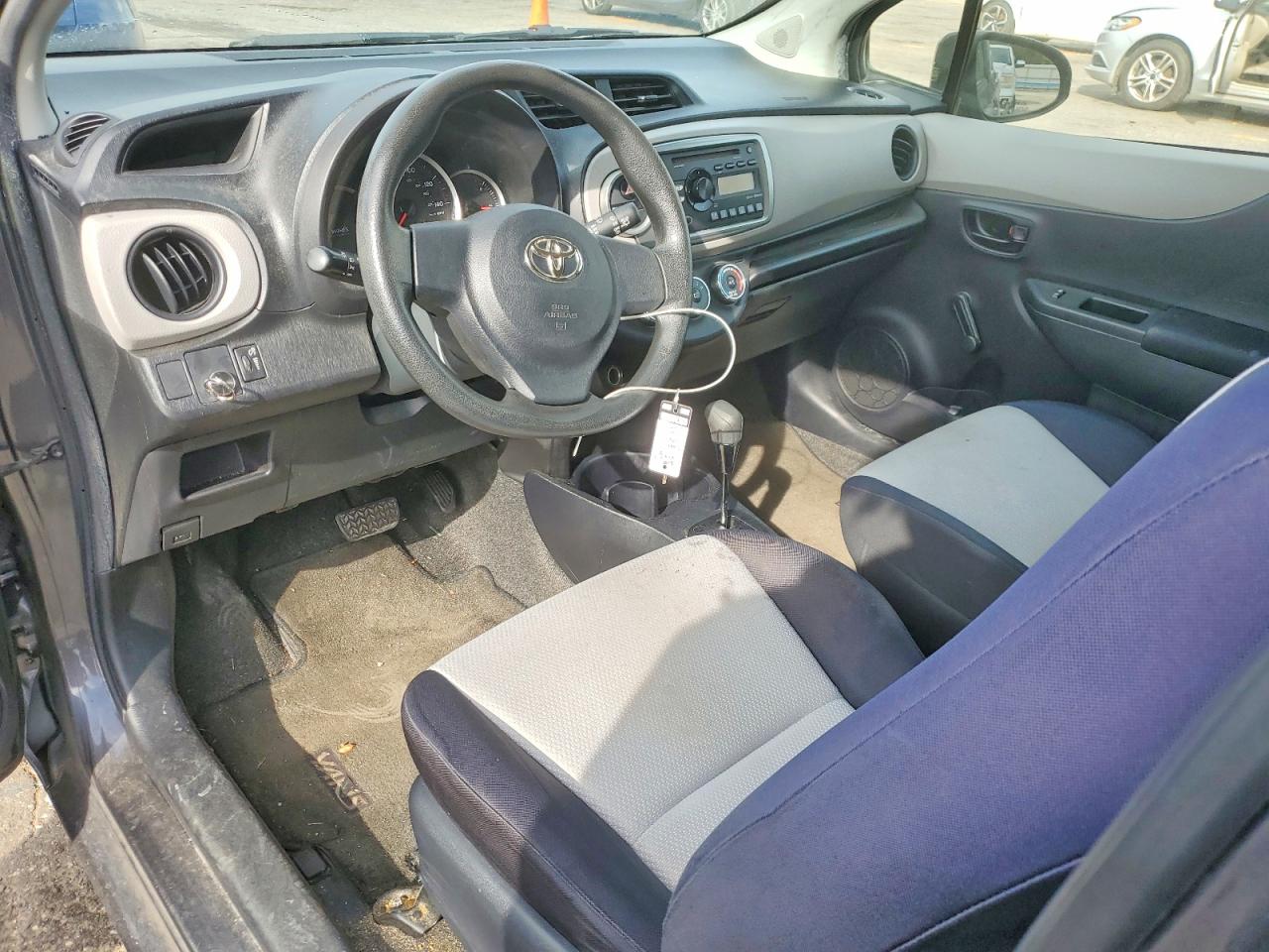 2013 TOYOTA YARIS 3-DOOR L photo 8