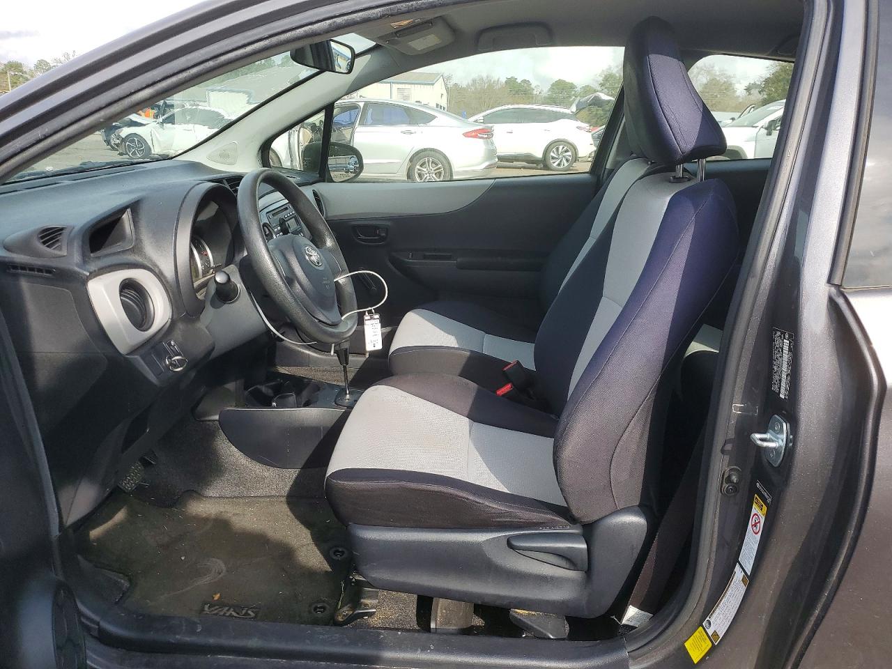 2013 TOYOTA YARIS 3-DOOR L photo 7