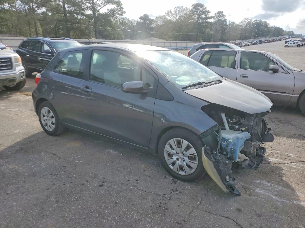 2013 TOYOTA YARIS 3-DOOR L photo 4